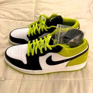 Nike Air Jordan 1 “Cyber”- BRAND NEW, Size 13 (Neon/Black) fits sizes 12-14